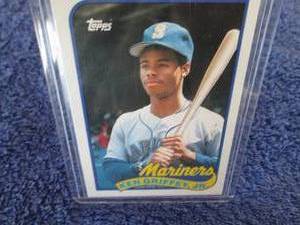 112. 1989 Topps Ken Griffey JR Rook...