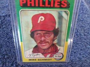 126. 1975 Topps Mike Schmidt Card...