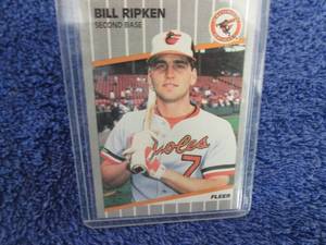 137. 1989 Fleer Bill Ripken Black B...