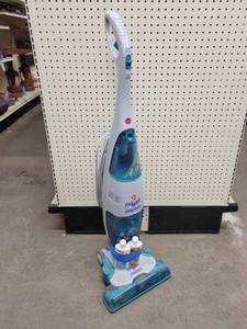 Hoover FloorMate Hard Floor Cleaner - Comes with cleaning chemicals - Good Working Unit per Consignor - NO SHIPPING