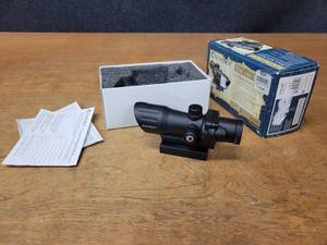 BARSKA 1x30mm M16 Sight - Model AC10984 - Seller states the scope will not turn on, battery is not making connection - Needs repair