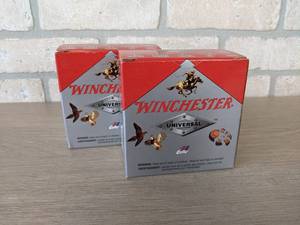 lot 217 image: 50 Rounds 12 Ga. Winchester Universal Shotgun Shells