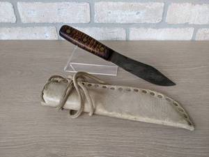 lot 149 image: 5-58 Wood Handle Knife