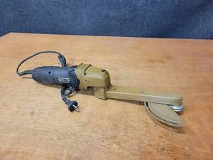 lot 12 image: Variable Speed Fillet Polisher 220V - Returned Item - Untested, will need US Plug put on