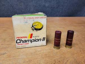 lot 31 image: Box of (25) Federal Champion 12 Gauge Shot Shells - 1-18oz   Some are 8 Shot and some are 7-12