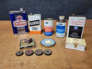 lot 41 image: Vintage Oil Cans, Cigarette Case and More