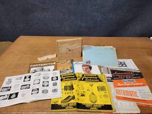 lot 100 image: Large Lot of Vintage Ephemera (Catalogs, Brochures and More)