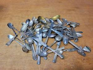 lot 117 image: Large Lot of Vintage Flatware - Most looks silverplated