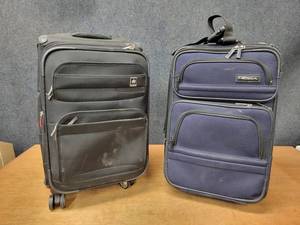 lot 137 image: Nice Pair of Rolling Suitcases - DELSEY & MODA - NO SHIPPING
