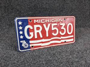 lot 60 image: 1976 Michigan License Plate