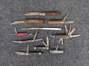 lot 46 image: Lot of (10) Assorted Vintage Pocket Knives