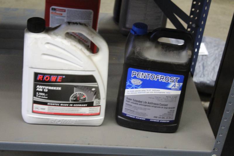 Lot of (2) Antifreeze/Coolant 1-Gallon Plastic Bottle - Rowe Hightec AN 13  Made In Germany, Pentofrost A3 Predilute Asian Blue, Hopkins Auto Repair  Shop Liquidation Sale