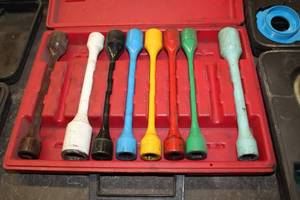 lot 47 image: Myers Torque Stick Set  with Case