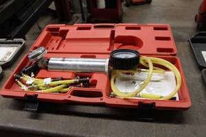 lot 49 image: S.U.R. & R. FIC203 Fuel Injection Cleaner Kit  with Case