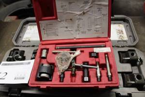 lot 52 image: Blue-Point CJ132A Master Power Steering PumpAlternatorPulley RemoverInstaller Kit  with Case