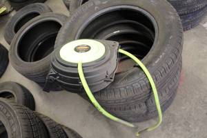 lot 36 image: Legacy Flexilla 30 Hose Reel with Hose