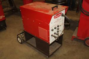 lot 9 image: Dayton 3Z914 160A Wire Feed Welder