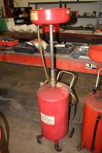 lot 14 image: Lincoln Oil Catch Can