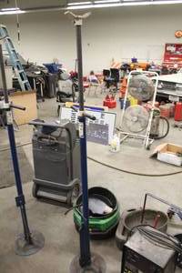 lot 19 image: Cornwell Tools CSE-1500S Underhoist Stand 1500-lbs