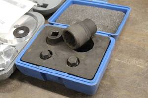 lot 57 image: AST 6500 VWAudi Axle Nut Socket Set  with Case