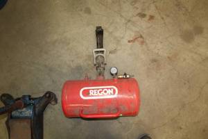lot 26 image: Regon Bead Sealer