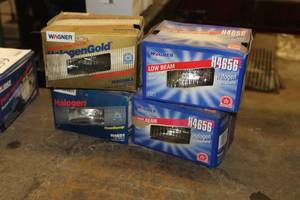 lot 240 image: Lot of (4) Wagner Lighting Low Beam Automotive Replacement Halogen Head Lamps