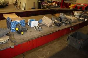 lot 255 image: Lot of Misc. Automotive Parts
