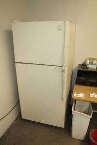 lot 259 image: 1995 Whirlpool Household Refrigerator Freezer