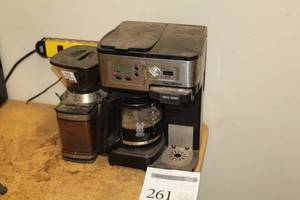 lot 261 image: Hamilton Coffee Machine, Cuisinart Coffee Bean Grinder