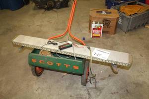 lot 147 image: Light Bar
