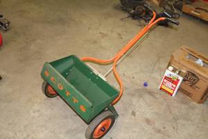 lot 146 image: Scotts Seed Spreader