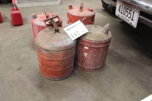 lot 142 image: Lot of (2) Metal Gas Cans 5-Gallon