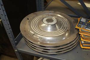 lot 166 image: Lot of (4) Hub Caps