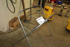 lot 178 image: Metal Folding Rack