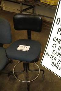 lot 184 image: Rolling Office Chair