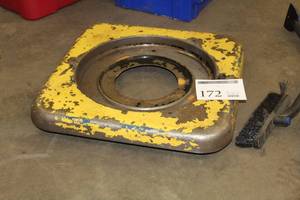 lot 172 image: Metal Rolling Dolly
