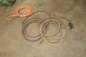 lot 200 image: Lot of (3) Air Hoses