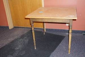 lot 17 image: Vintage Wood Table