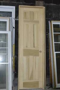 New Prehung door roughly 25 12 x 82 Right swing