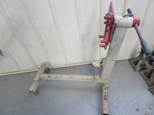 lot 223 image: Engine Stand