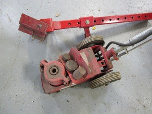 lot 228 image: Axle Jack