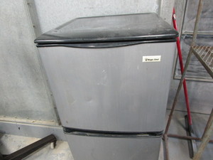 lot 238 image: Mini Fridge