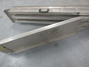 lot 263 image: Folding Ramp