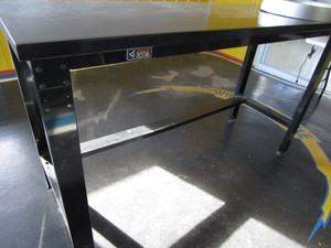 lot 283 image: Gladiator High Top Desk