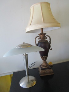 lot 289 image: Pair Lamps