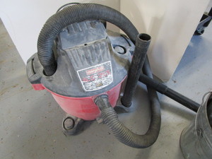 lot 329 image: Craftsman Shop Vac