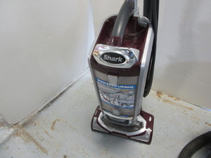 lot 339 image: Shark Vacuum