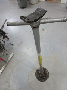 lot 354 image: Under Hoist Stand