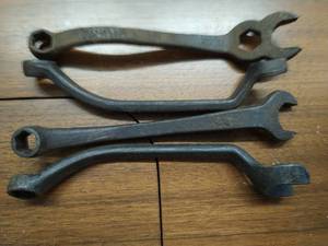 lot 52 image: Four Ford Wrenches
