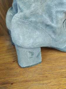 lot 102 image: Womens Leather Upper Thigh High Boots